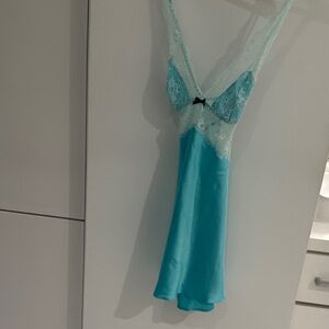 Victoria’s Secret Lace Trim turquoise Nightgown, size M